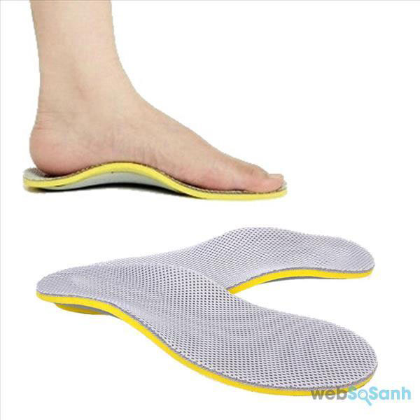 Dùng miếng lót tốt để khắc phục giày bị hôi