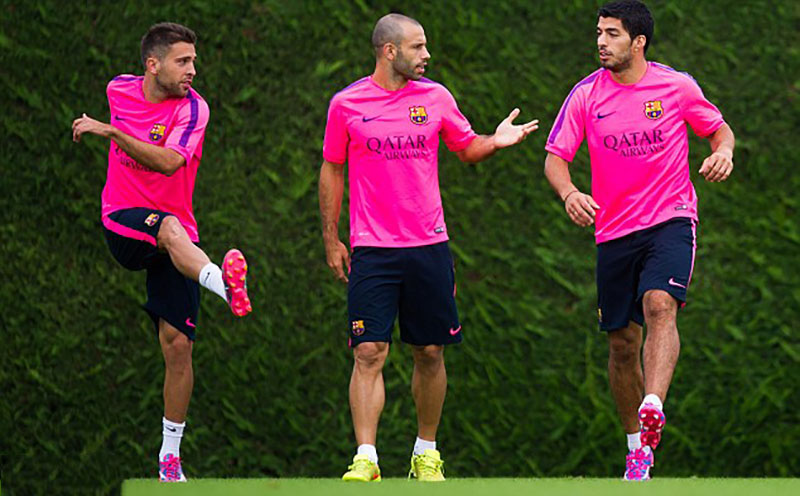 Áo bóng đá màu hồng câu lạc bộ Barca 2014 - 2015